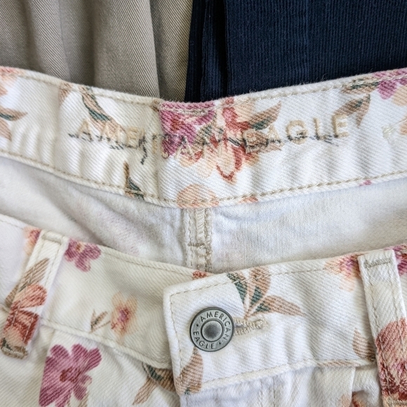 American Eagle Outfitters Cream & Peach floral print shorts Size 6 (28" waist) - Picture 5 of 7